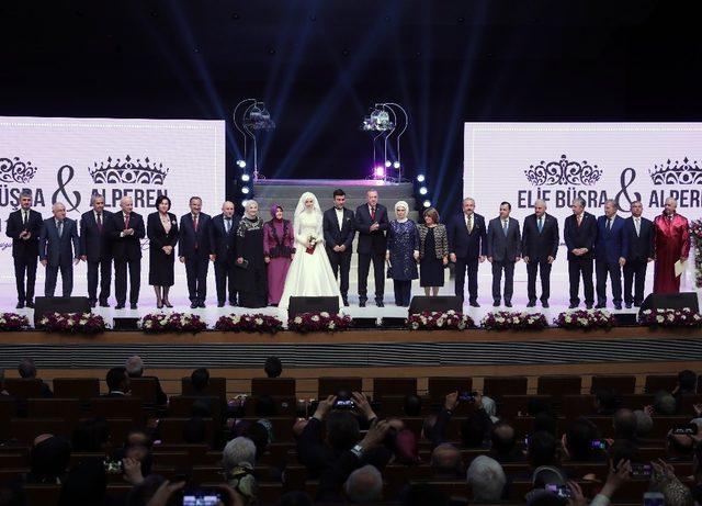 Cumhurbaşkanı Erdoğan, Bekir Bozdağ’ın oğlunun nikah şahidi oldu