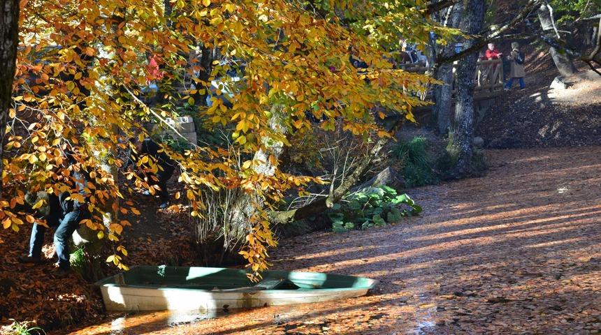 Doğanın en g&uuml;zel renklerini bir arada g&ouml;rebildiğiniz eşsiz gezi noktası: Yedig&ouml;ller
