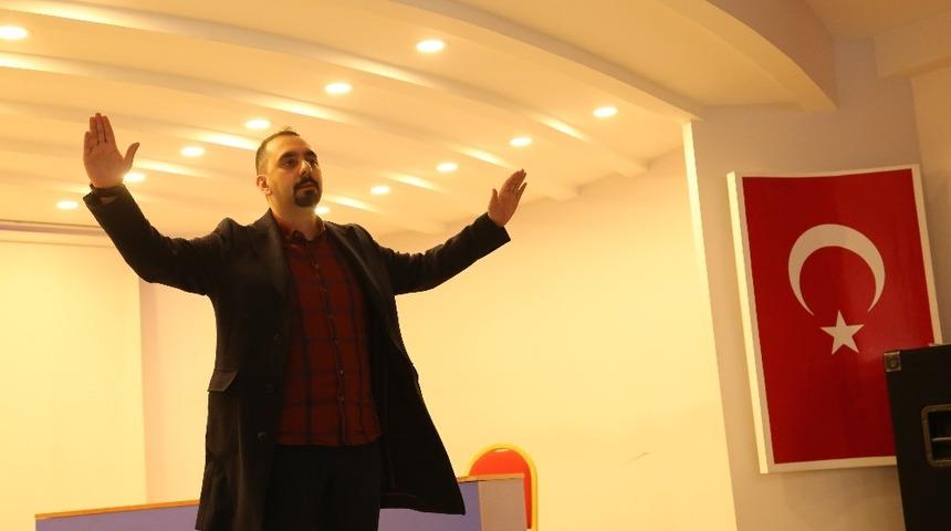 Artvin&rsquo;de lise &ouml;ğrencilerine girişimcilik ve yenilik&ccedil;iliği anlattı