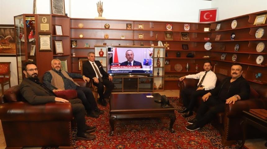 Sanat&ccedil;ı B&uuml;lent Serttaş, Başkan Arı&rsquo;ya hayırlı olsun ziyaretinde bulundu