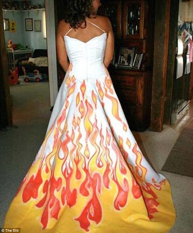 431B569400000578-4774566-She_s_on_fire_One_woman_who_wanted_to_look_hot_on_her_big_day_to-a-56_1502280285862