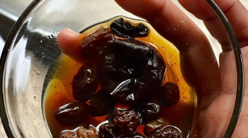 Uyandıktan sonra &uuml;z&uuml;ml&uuml; su i&ccedil;erseniz v&uuml;cudunuza ne olur?