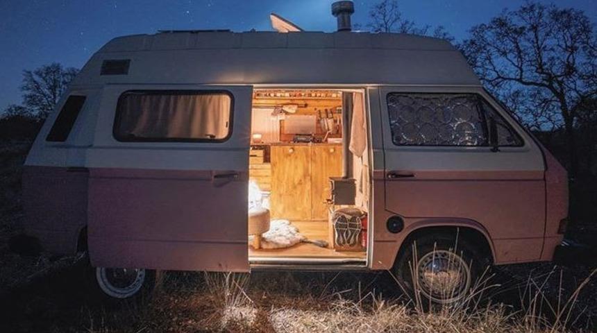 &Ouml;zg&uuml;r seyahat sevenlerin vazge&ccedil;ilmezi: Karavanla yolculuk...