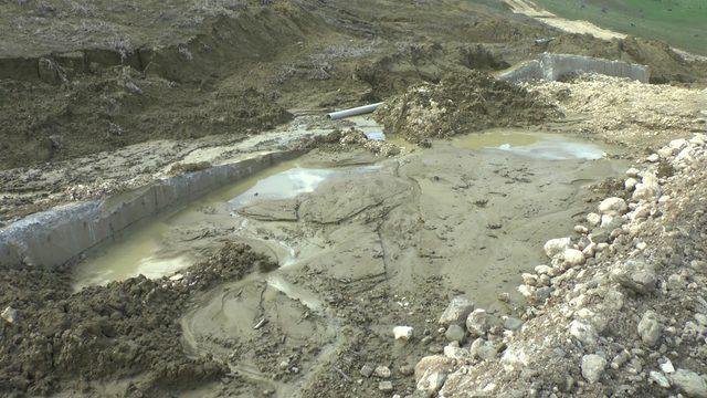 Heyelan, yöre sakinlerini susuz bıraktı