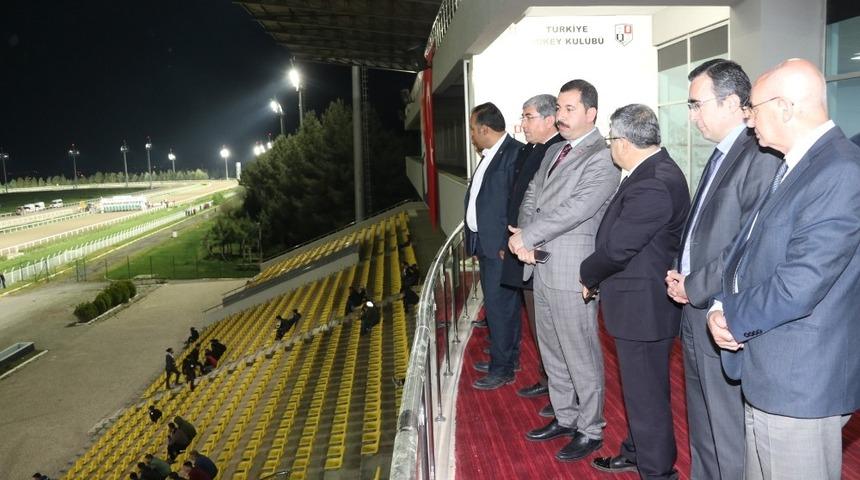 Karak&ouml;pr&uuml; Belediyesi başkanlık koşusu yapıldı