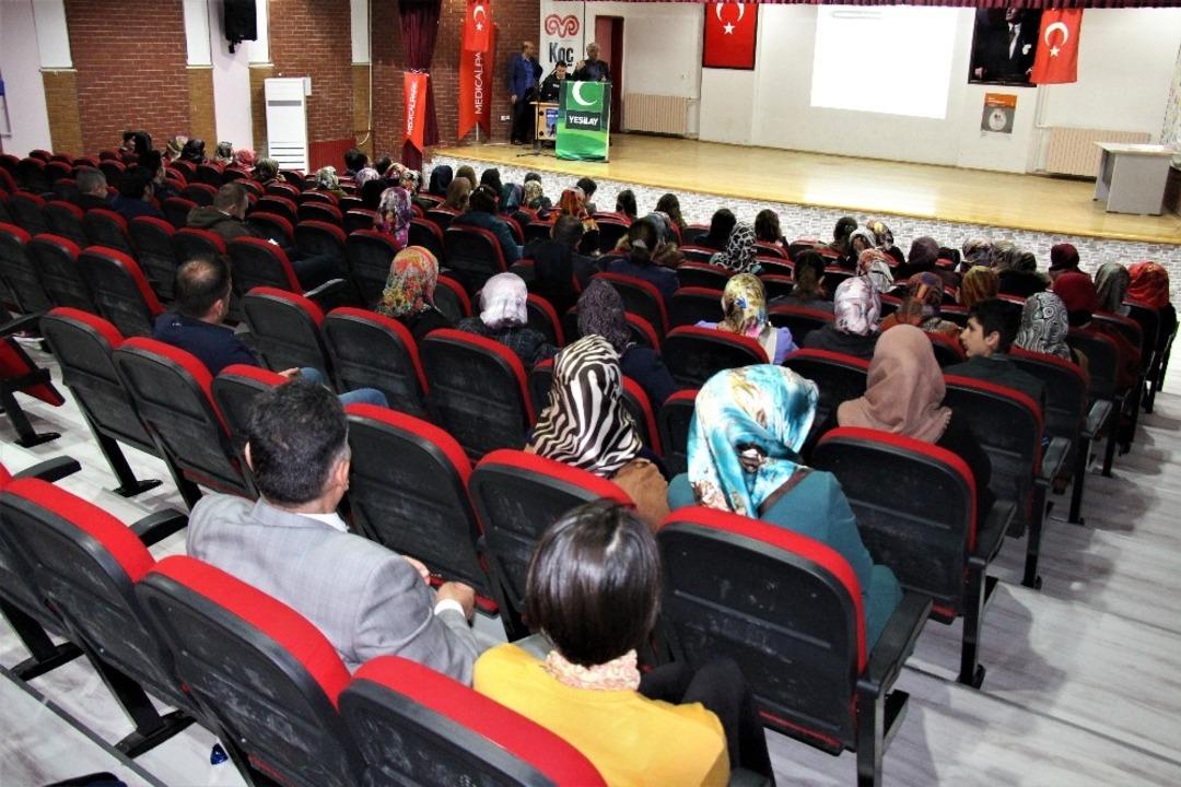 Elazığ&rsquo;da "Sağlıklı Yaşam, Sağlıklı Gelecek" semineri