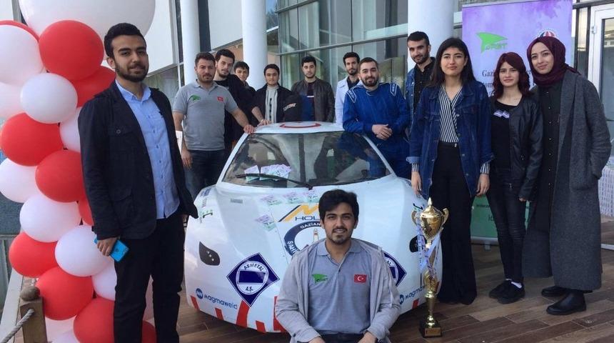 Elektrikli ara&ccedil; fuarın ilgi odağı oldu