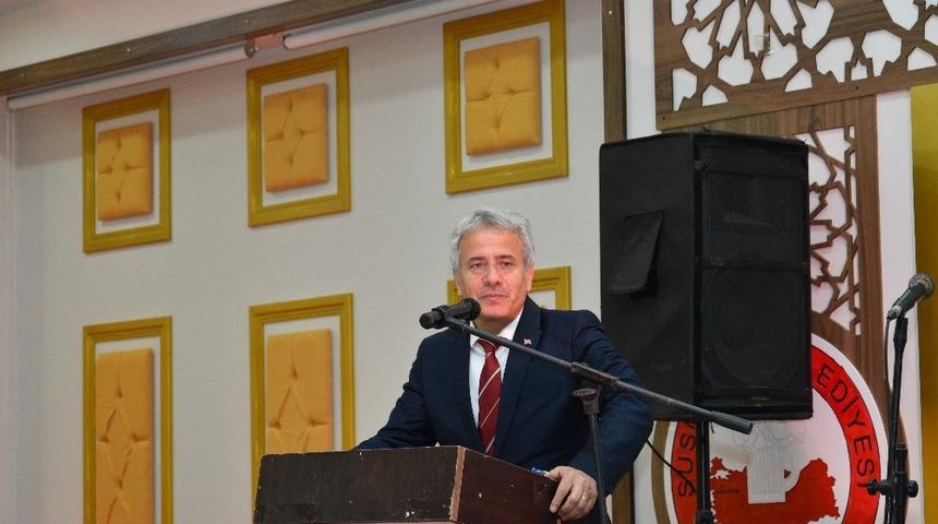 Tebrik i&ccedil;in g&ouml;nderilen &ccedil;i&ccedil;ekleri mezat ile sattı