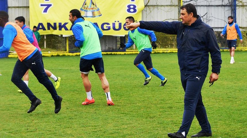 Mustafa Kaplan: Camia ve taraftar bize destek olsun