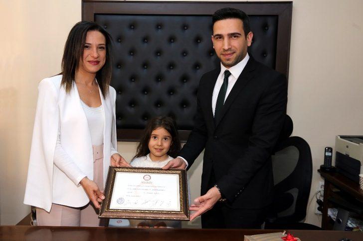 Sengel, mazbatasını alarak ilk kadın başkan oldu G2