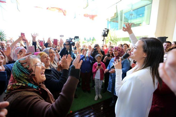 Sengel, mazbatasını alarak ilk kadın başkan oldu G5