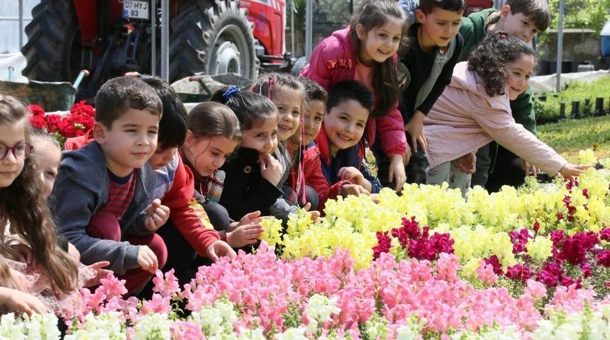 Çocuklardan büyükşehir fidanlığına ziyaret