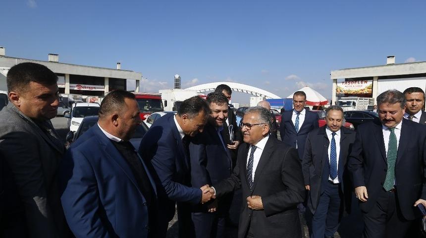 Başkan Memduh B&uuml;y&uuml;kkılı&ccedil;, Kayseri Hali Esnafı ile bir araya geldi