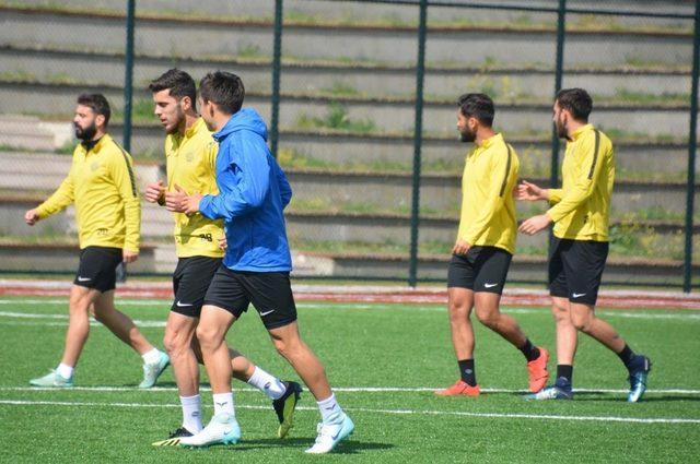 Aliağaspor FK kader maçına hazırlanıyor