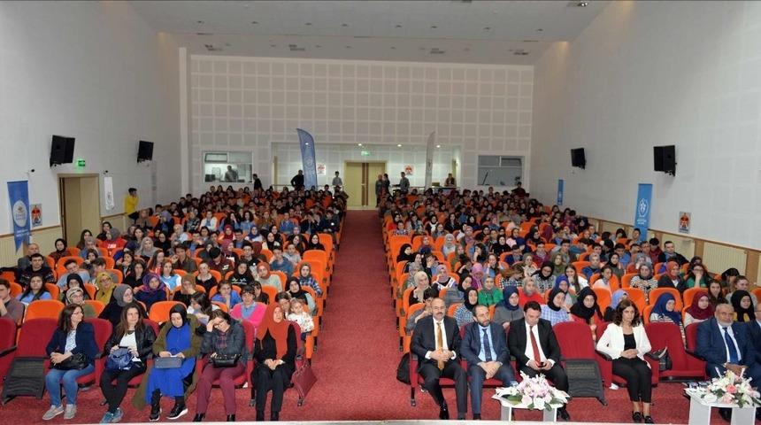 Alkan ve Özdemir, Havzalı öğrencilerle bir araya geldi