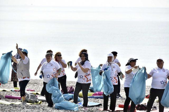 Muratpaşalı kadınlar, spor yaparak Çevre Festivali’ne davet etti