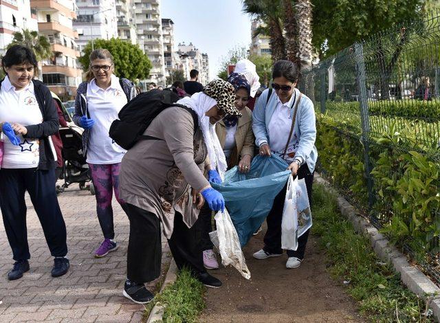 Muratpaşalı kadınlar, spor yaparak Çevre Festivali’ne davet etti