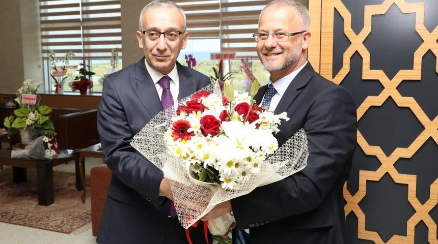 Cemiyetten polise kutlama