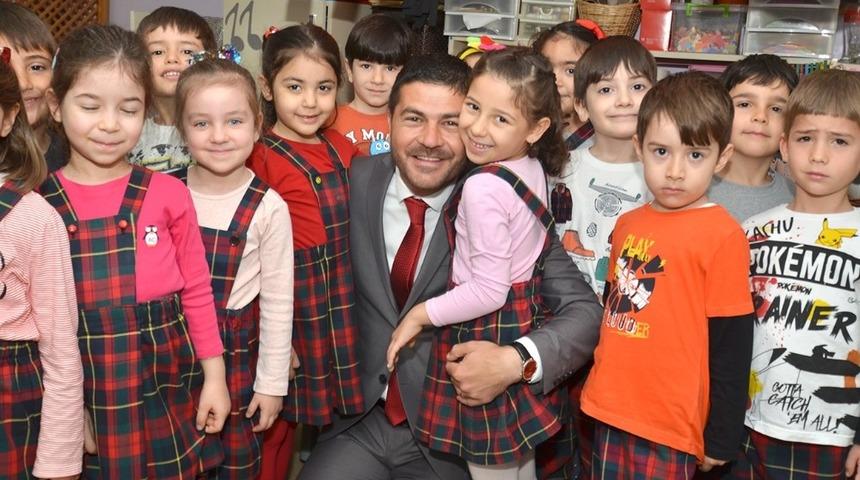 Başkan G&uuml;rb&uuml;z&rsquo;den minik y&uuml;reklere ziyaret