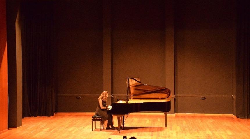 Anadolu &Uuml;niversitesi &ouml;ğrencilerinden piyano resitali