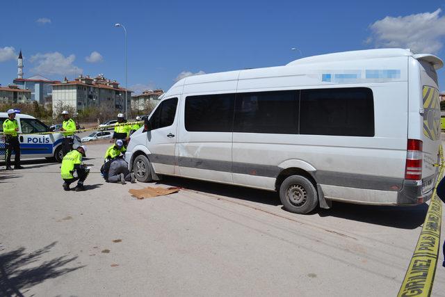 İndiği servis minibüsünün altında kalan minik Işıl, öldü