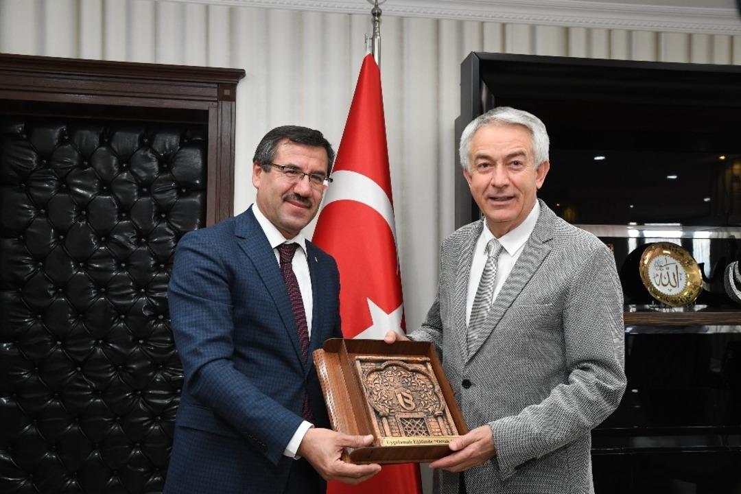 Başkan Başdeğirmen&rsquo;nden ISUB&Uuml;&rsquo;n&uuml;n gelişimi i&ccedil;in birlik beraberlik mesajı