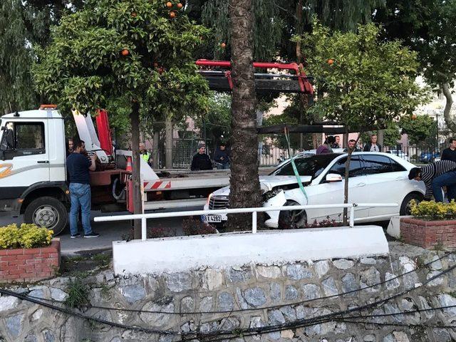 Kuşadası’nda trafik kazası; 1 yaralı