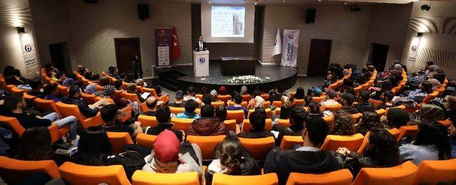 ‘Kariyer Gelişiminde İletişimin Sonsuz Etkisi’ konulu konferans