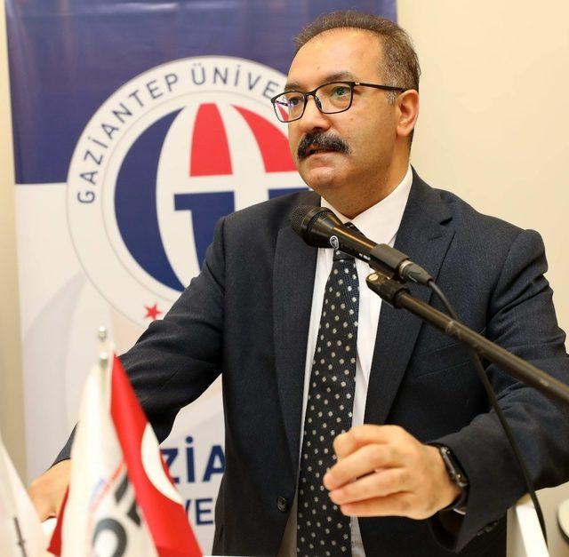 Yabancı öğrenciler Gaziantep yemeklerini öğrendi