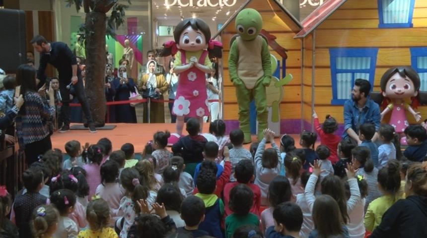 &Ccedil;ocuklar Niloya ile eğlendi