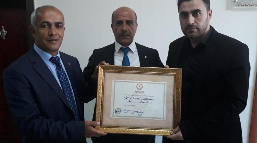 KHK&rsquo;lı adayın yerine mazbata alan AK Parti&rsquo;li g&ouml;reve başladı