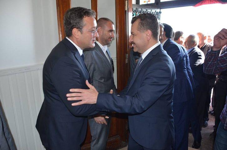 Ayvalık için güçbirliği sözü verdiler G4