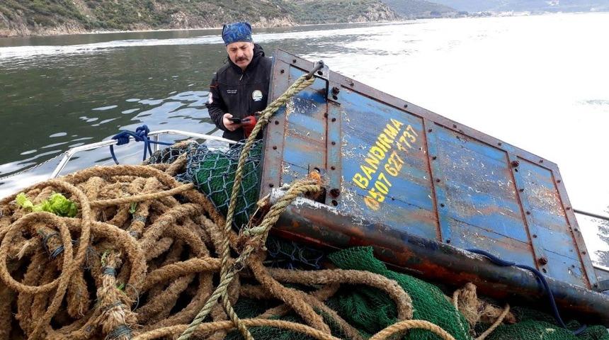 Yalova’da yasak trol ağları denizden toplandı