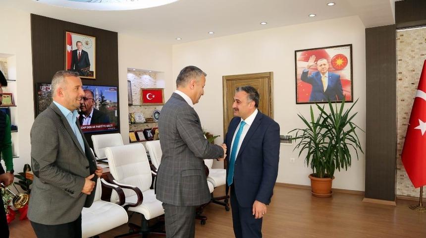 Develi Belediyesi Voleybol Kul&uuml;b&uuml;&rsquo;nden Başkan Cabbar&rsquo;a ziyaret