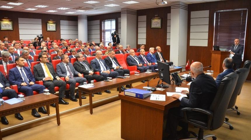 Vali &Ouml;zkan: "Aksu &Ccedil;ayı berrak olacak"