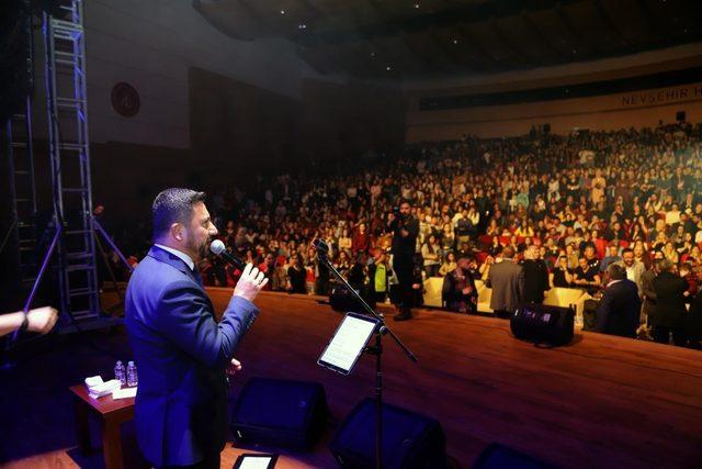 Belediye Başkanı Arı, Oğuzhan Koç’u gençlerle buluşturdu