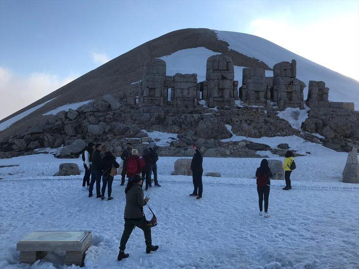 Dünya mirası Nemrut'a ziyaretçi akını G3