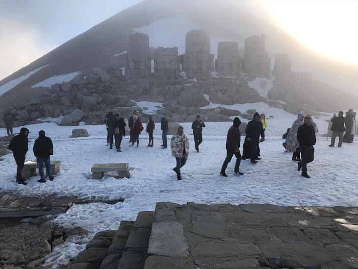 Dünya mirası Nemrut'a ziyaretçi akını G5