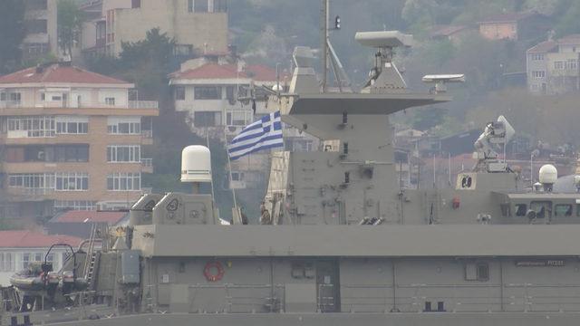 Yunan savaş gemisi Boğaz'dan geçti 