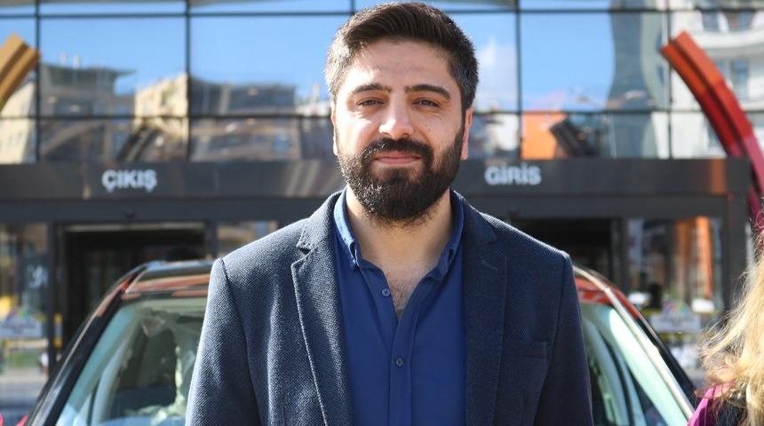 100 liraya &ccedil;ekilişe katıldı arabasını aldı