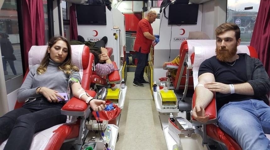 Kızılay&rsquo;a bağış&ccedil;ı sayısı her ge&ccedil;en g&uuml;n artıyor