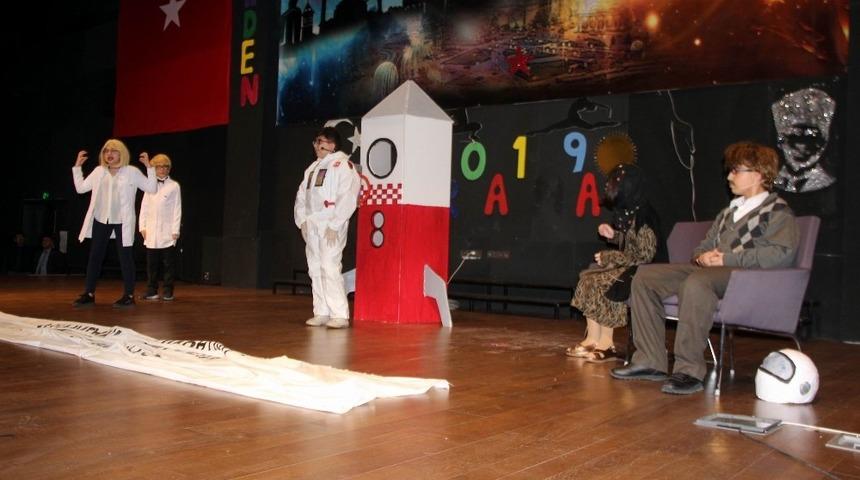 Tekden Koleji &ouml;ğrencielrinden İngilizce Drama Festivali