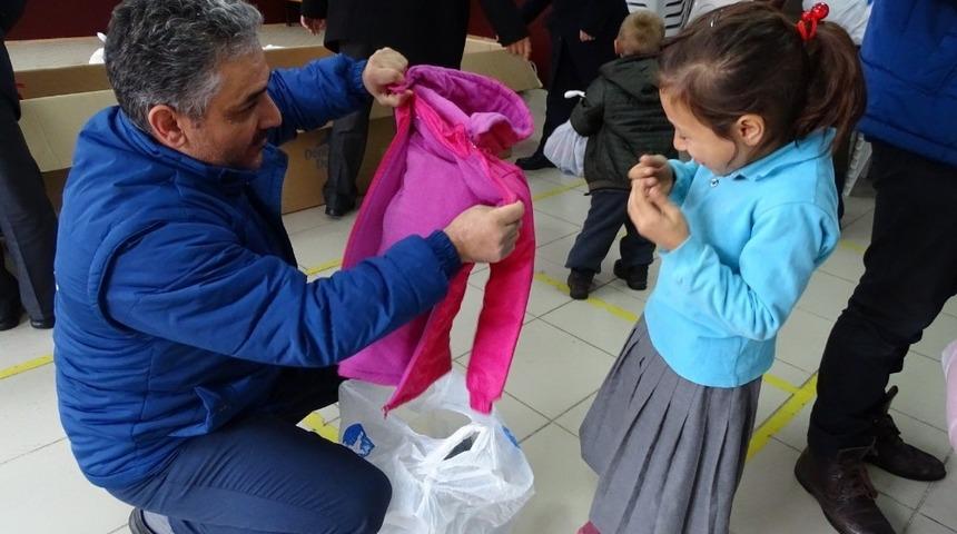 Aydın&rsquo;da ihtiya&ccedil; sahibi 2306 aileye yardım yapıldı