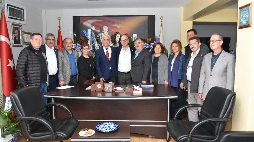 Başkan G&uuml;ney&rsquo;e hayırlı olsun ziyaretleri s&uuml;r&uuml;yor