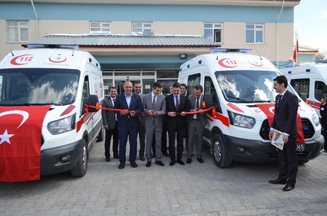 &Ccedil;emişgezek&rsquo;te 2 yeni ambulans hizmete girdi
