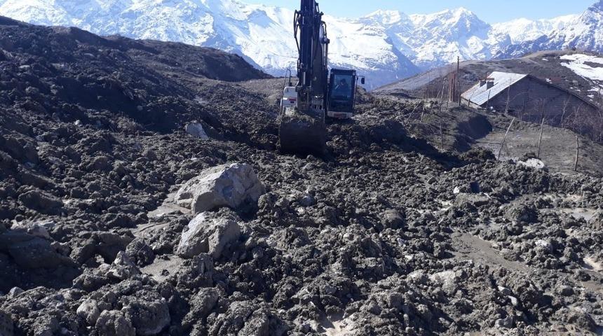 Kırın Mahallesinin ana su şebekesi kırıldı