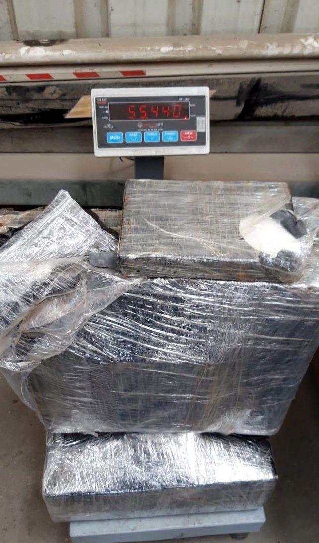 Brezilya'dan gelen gemide 55 kilo kokain ele geçirildi
