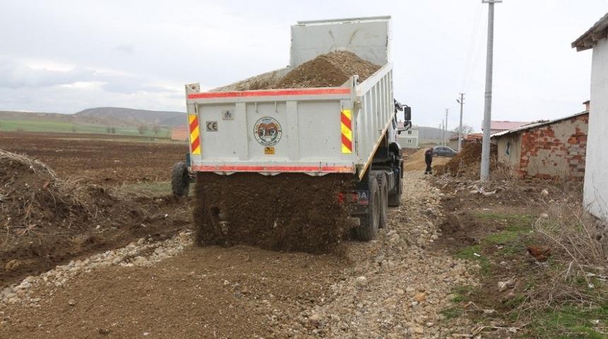 İn&ouml;n&uuml;&rsquo;de yol iyileştirme &ccedil;alışmaları devam ediyor