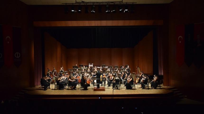 Konservatuvar &ouml;ğrencilerinden &rsquo;Senfoni Orkestrası Konseri&rsquo;
