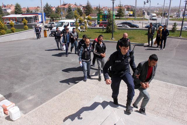 Polis uyuşturucunun izini sürdü; 5 tutuklama